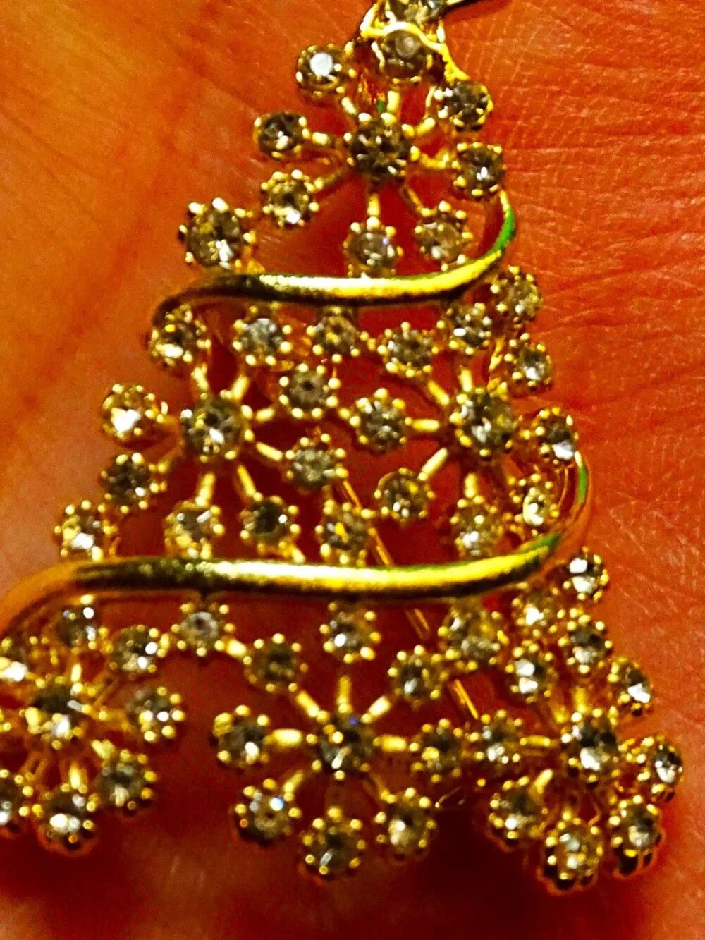 Delicate Crystal and Gold tone Christmas Tree Pin Brooch
